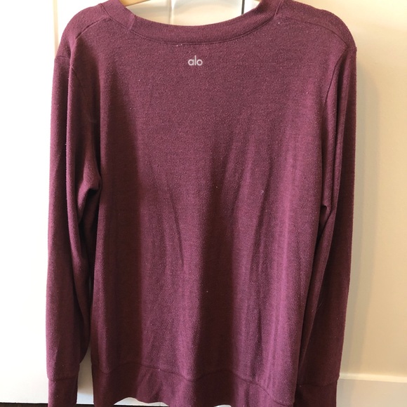 Alo Yoga T-Shirt - Picture 4 of 8